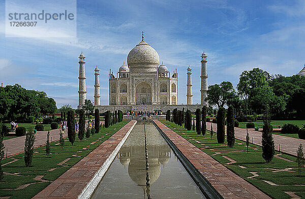Indien  Uttar Pradesh  Agra  Frontansicht des Taj Mahal