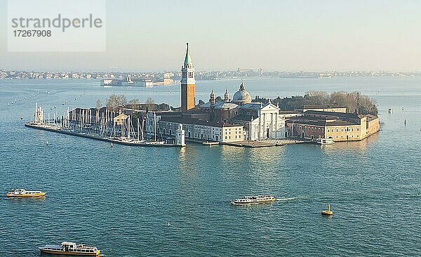 Insel Isola di San Giorgio Maggiore mit Kirche San Giorgio Maggiore  Venedig  Italien  Europa