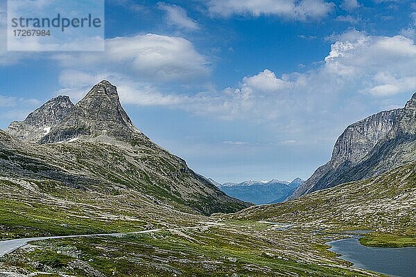 Gletschertal  Trollstigen Bergstraße  Norwegen  Europa