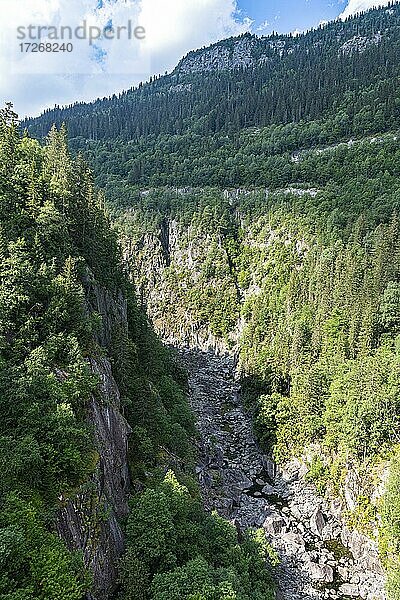 Tiefe Schlucht  Unesco-Welterbe Industriegebiet Rjukan-Notodden  Norwegen  Europa