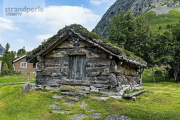 Historische Hütten  Trollstigen Bergstraße  Valldal  Norwegen  Europa