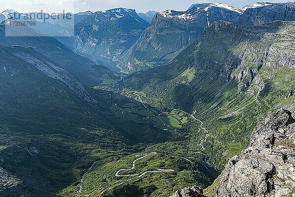 Luftaufnahme vom Geirangerfjord  Sunmore  Norwegen  Europa