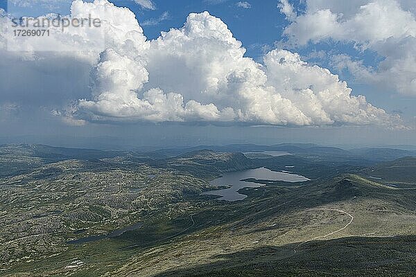 Gebirgslandschaft um Gausta oder Gaustatoppen höchster Berg in Norwegen  Telemark  Norwegen  Europa