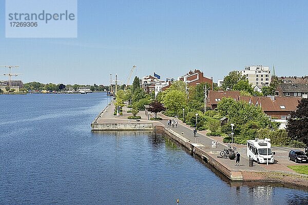 Großer Hafen mit Bontekai  Wilhelmshaven  Niedersachsen  Deutschland  Europa