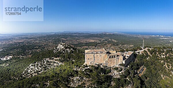 Luftaufnahme Kloster Santuari de Sant Salvador  Puig de Sant Salvador  bei Felanitx  Region Migjorn  Mallorca  Balearen  Spanien  Europa