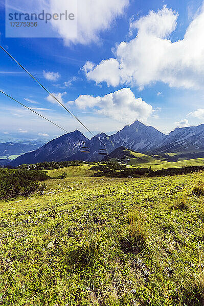 Skilift im Tannheimer Tal an einem sonnigen Tag