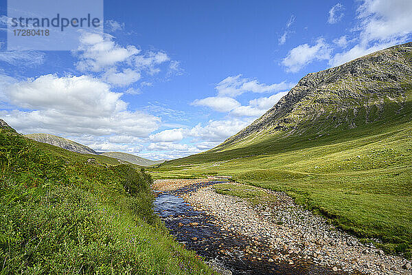 Der Fluss Etive fließt in Glen Etive