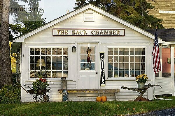 Die Back Chamber  Antiquitäten  Lake Champlain Islands  in North Hero  Vermont  USA  Nordamerika