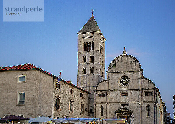 Kroatien  Gespanschaft Zadar  Zadar  Kirche der Heiligen Maria in der Abenddämmerung