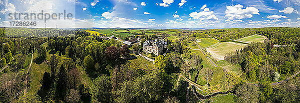 Mittelalterliches Schloss Eisenbach an einem sonnigen Tag  Lauterbach  Hessen  Deutschland