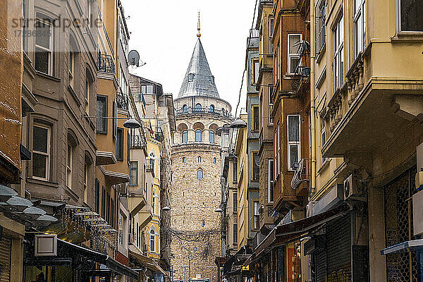 Türkei  Istanbul  Häuserzeilen vor dem Galata-Turm