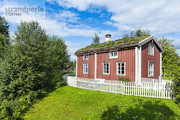 Außenansicht des Hauses auf dem mittelalterlichen Bauernhof Stiklastadir  Stiklestad  Norwegen