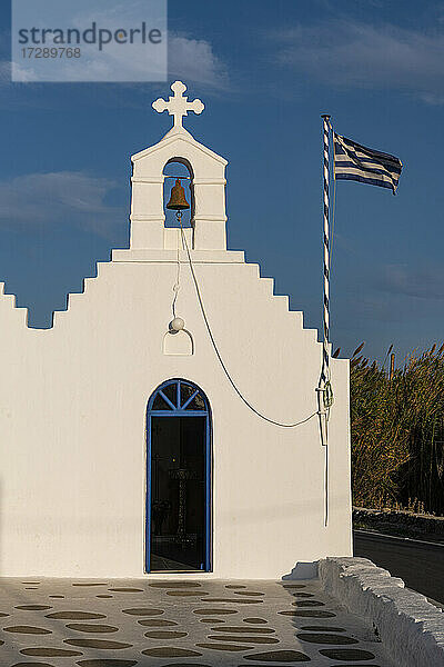 Weiße Paraportiani Kirche auf Mykonos  Griechenland