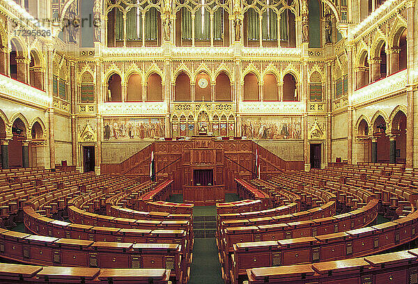 Ungarn  Budapest  Innenraum des ungarischen Parlaments