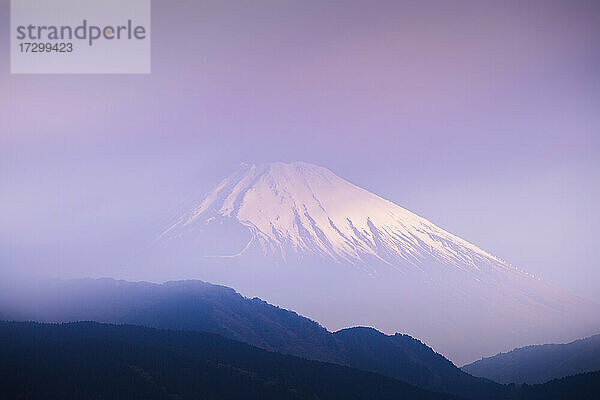 Sonnenaufgang Blick auf den Berg Fuji vom Ashi-See  Hakone  Japan