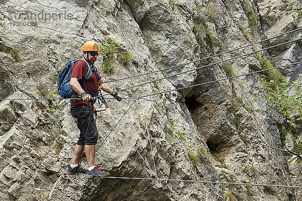 Klettersteig mit dem Namen Estrechos de La Hoz in Teruel  Aragonien in Spanien.
