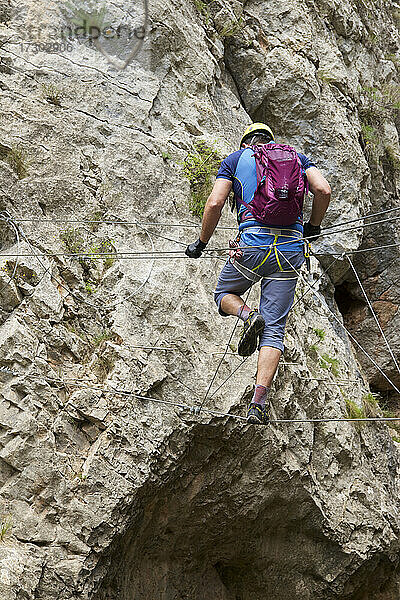 Klettersteig mit dem Namen Estrechos de La Hoz in Teruel  Aragonien in Spanien.