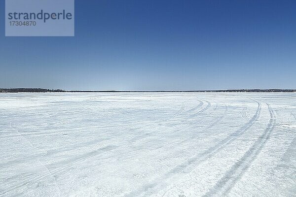 Winterlandschaft  gefrorener Sankt-Lorenz-Strom  Provinz Quebec  Kanada  Nordamerika