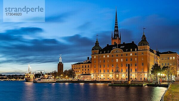 Altes Parlamentsgebäude zur blauen Stunde  Stockholm  Schweden  Europa