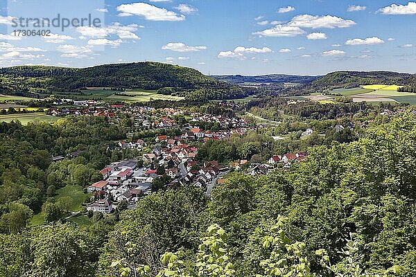 Blick vom Pavillion Heiligenstadt auf Markt Heiligenstadt i. OFr.  Fränkische Schweiz  Oberfranken  Franken  Bayern  Deutschland  Europa