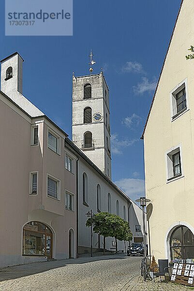 Turm und Glockenturm der Christuskirche  Sulzbach-Rosenberg  Oberpfalz  Bayern  Deutschland  Europa