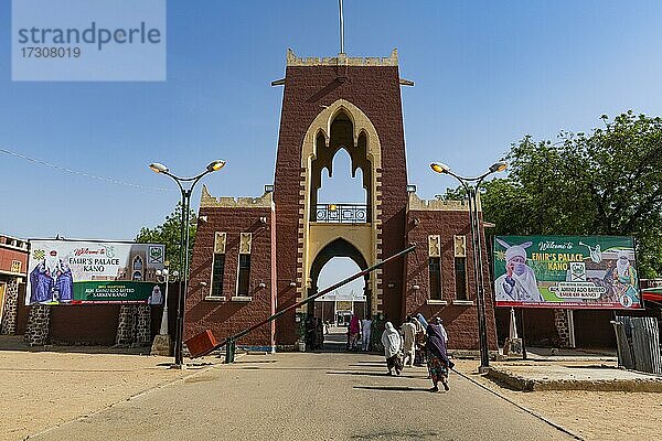 Eingangstor zu Gidan Rumfa  dem Palast des Emirs von Kano  Bundesstaat Kano  Nigeria  Afrika