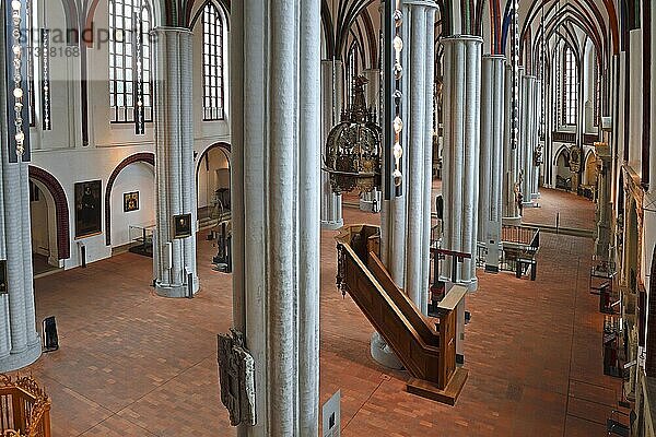 Kirchenschiff der renovierten Nikolaikirche  Berlin  Deutschland  Europa