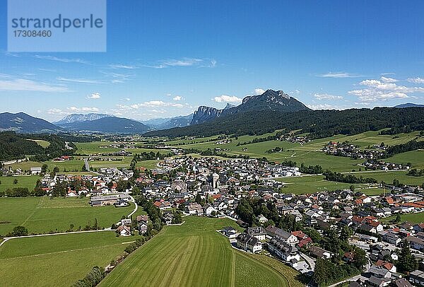 Drohnenaufnahme  Thalgau  Flachgau  Land Salzburg  Österreich  Europa