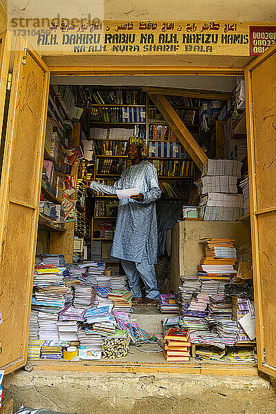 Buchhandlung auf dem Basar  Kano  Bundesstaat Kano  Nigeria  Westafrika  Afrika