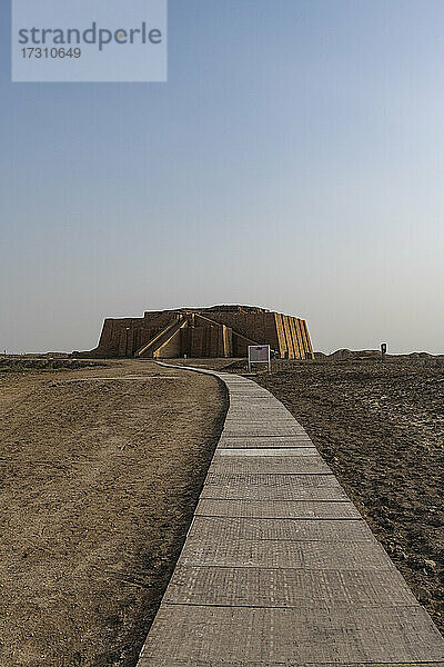 Blick über die antike Stadt Ur  Der Ahwar im Südirak  UNESCO-Weltkulturerbe  Irak  Naher Osten