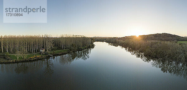 Fluss Adour  Les Landes  Nouvelle-Aquitaine  Frankreich  Europa