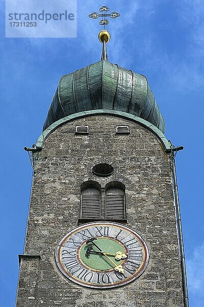 Turm mit Turmuhr  Klosterkirche St. Margarethen  Kloster Baumburg  Altenmarkt  Oberbayern  Bayern  Deutschland  Europa