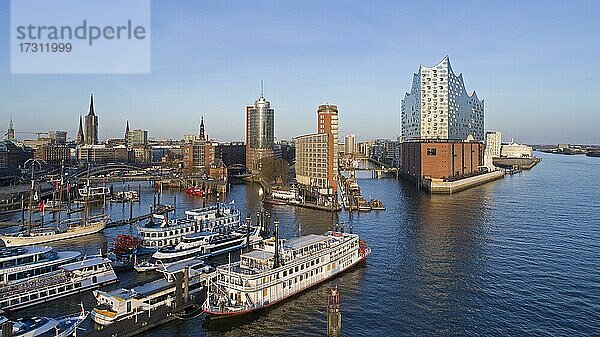 Luftaufnahme  Landungsbrücken  Elbphilharmonie  Hamburg  Deutschland  Europa