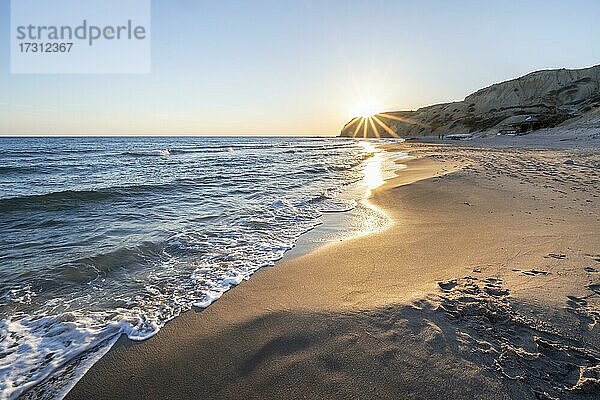 Sonnenuntergang  Küste am Paradise Beach  Strand und Türkises Meer  Kos  Dodekanes  Griechenland  Europa