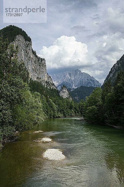 Gesäuseeingang  Fluss Enns  hinten Großer Ödstein  Nationalpark Gesäuse  Steiermark