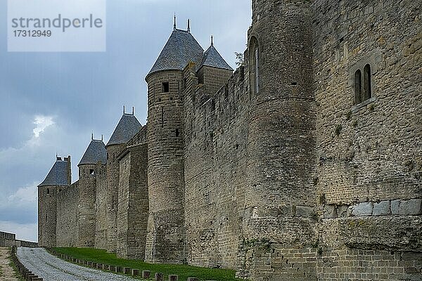 La Cite  mittelalterliche Festungsstadt Carcassonne  UNESCO Weltkulturerbe  Languedoc-Roussillon  Südfrankreich  Frankreich  Europa