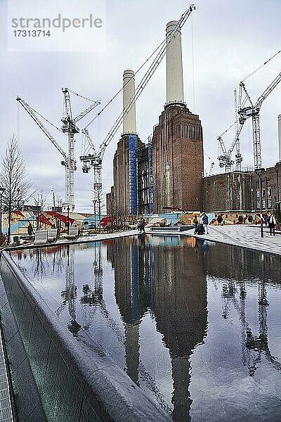Battersea Power Station  Baustelle  Spiegelung  London  England  United Kingdom