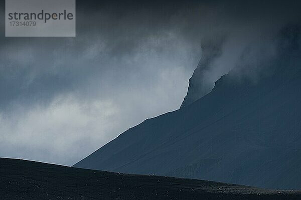 Tafelvulkan Herðubreið oder Herdubreid  isländisches Hochland  Island  Europa