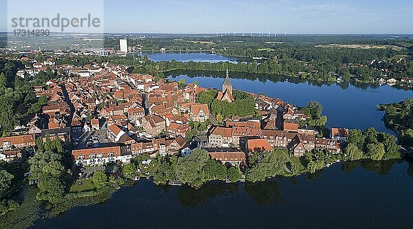 Luftaufnahme der Altstadt  Mölln  Schleswig-Holstein  Deutschland  Europa