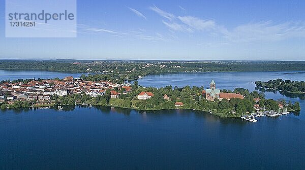 Luftaufnahme der Altstadt mit Dom  Ratzeburg  Schleswig-Holstein  Deutschland  Europa