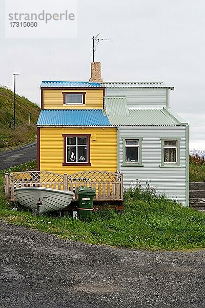 Kleine Reihenhäuser  Hofsós  Nordisland  Island  Europa