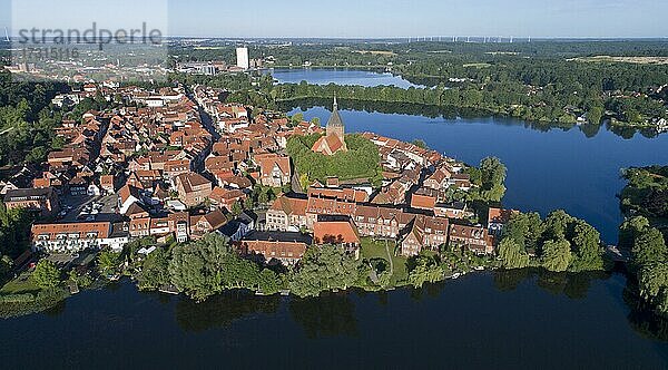Luftaufnahme der Altstadt  Mölln  Schleswig-Holstein  Deutschland  Europa