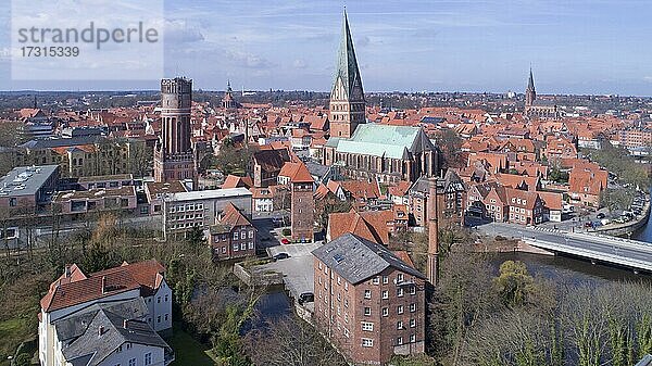Luftaufnahme  Altstadt  Lüneburg  Niedersachsen  Deutschland  Europa