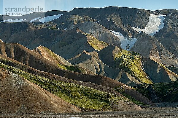 Jök­ul­gil  Rhyolith-Berge  Landmannalaugar  Fjallabak  isländisches Hochland  Island  Europa