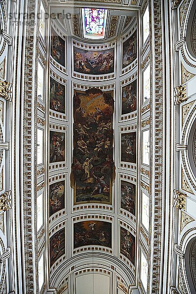 Deckenmalerei im Hauptschiff  Basilika Madonna del Soccorso  Sciacca  Sizilien  Italien  Europa