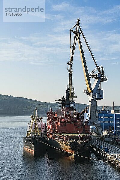 Nuklearer Eisbrecher im Rusatom-Hafen von Murmansk  Russland  Europa