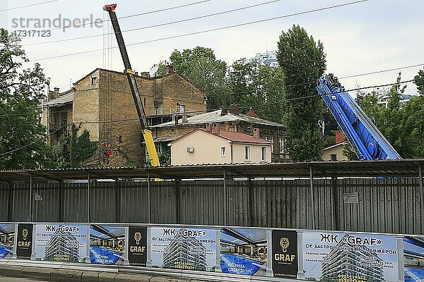 Neubauprojekt nach Abriss von Altbauten in der Vizeadmiral Azarova Straße  Odessa  Ukraine  Europa
