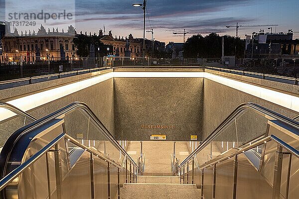 Der neue Bahnhof Museumsinsel der Linie U5  Berlin  Deutschland  Europa