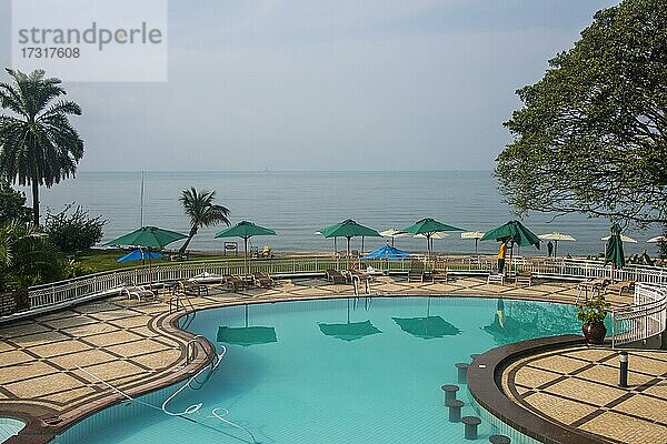 Schwimmbad in einem Luxus-Hotel am Kivu-See  Gysenyi  Ruanda  Afrika