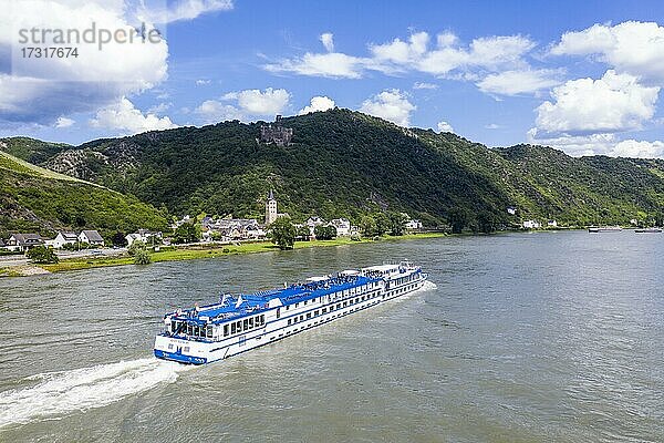 Kreuzfahrtschiff auf dem Rhein  Unesco-Welterbe Mittelrheintal  Deutschland  Europa